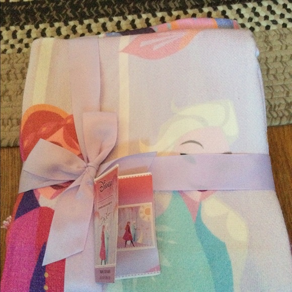 Disney Frozen throw - Picture 1 of 7